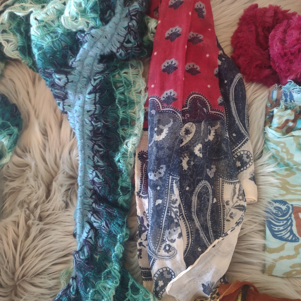 10 NWT Scarves Bundle - Picture 5 of 5